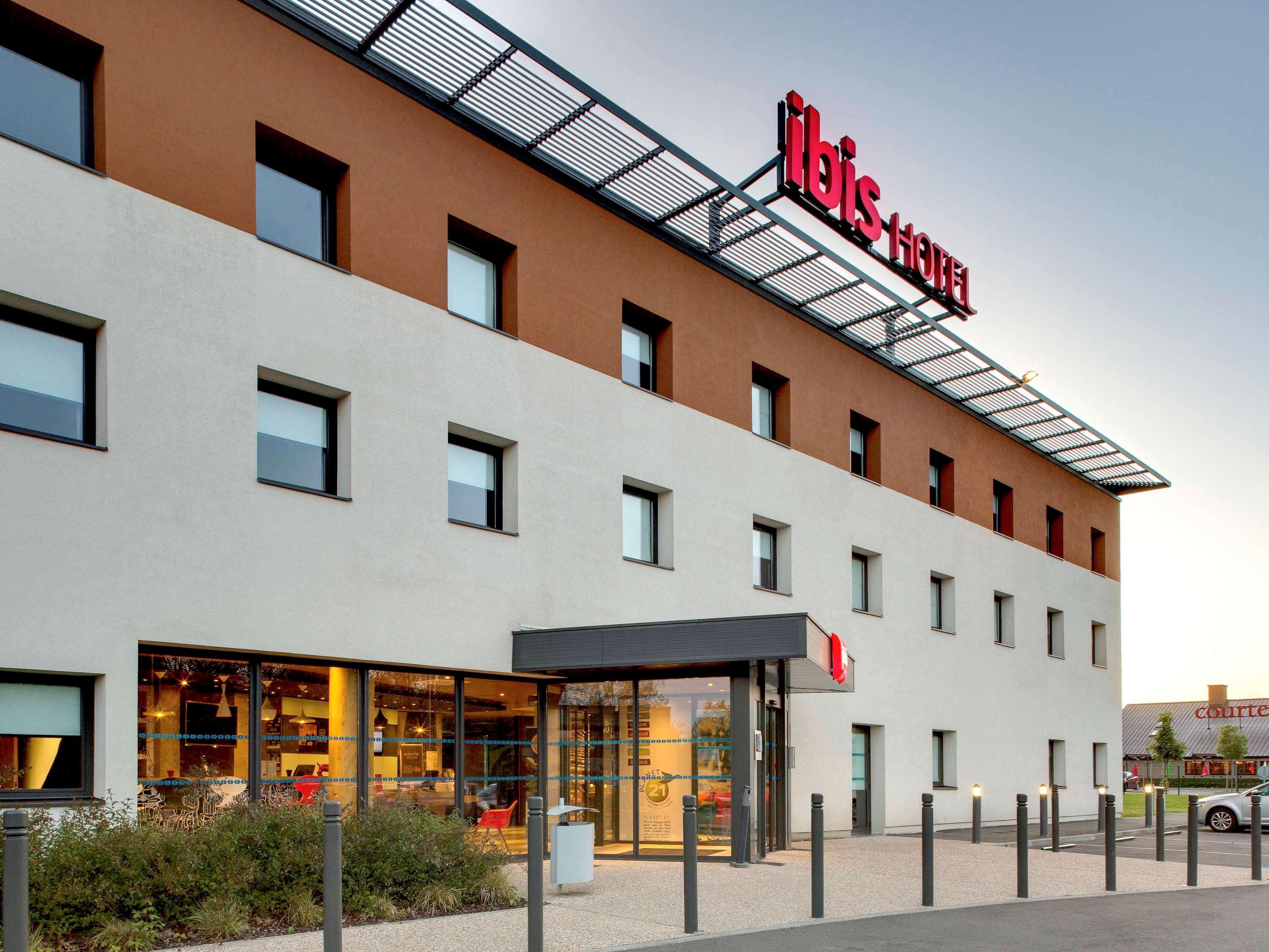 Ibis Montceau Les Mines Hotel Bagian luar foto