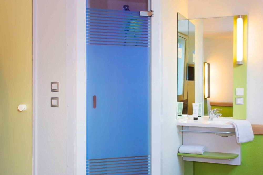 Ibis Montceau Les Mines Hotel Bagian luar foto