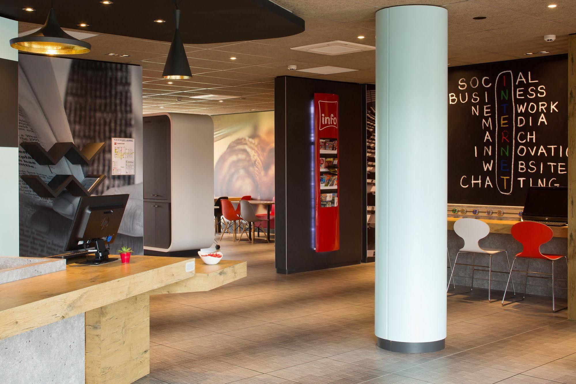 Ibis Montceau Les Mines Hotel Bagian luar foto
